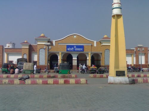 Book Outstation Cab Booking in Bareilly to Lucknow one Way Cab